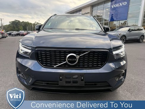 Certified 2022 Volvo XC40 T5 R-Design image 3