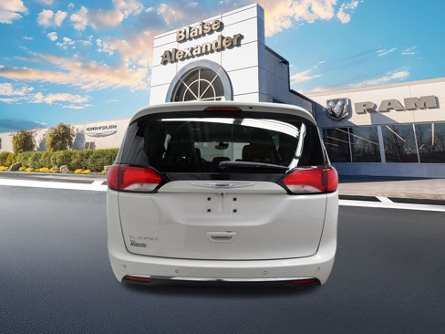 Used 2020 Chrysler Pacifica Touring-L Plus w/ Tire & Wheel Group image 7