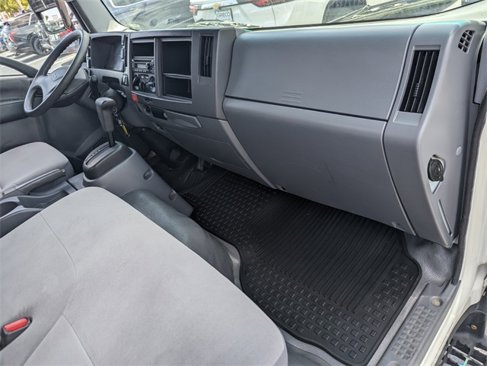 Used 2019 Isuzu NPR image 16