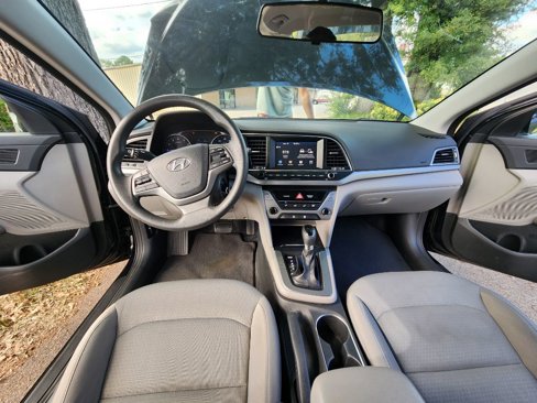 Used 2017 Hyundai Elantra SE image 11
