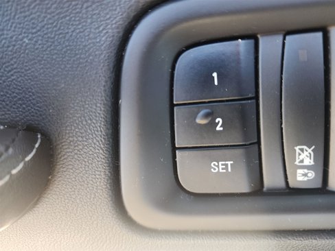 Used 2014 Buick LaCrosse Leather w/ Driver Confidence Package image 21