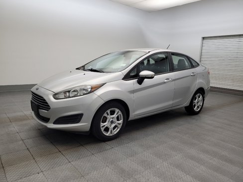 Used 2015 Ford Fiesta SE image 2