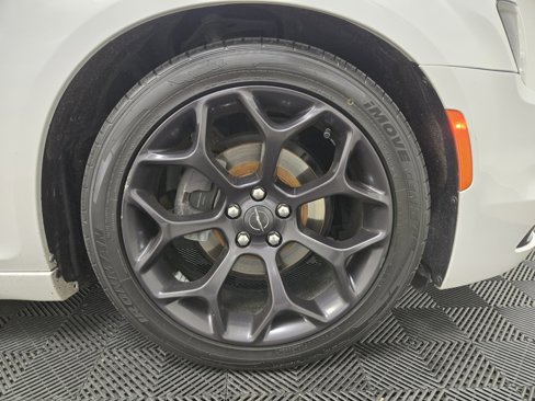 Used 2020 Chrysler 300 S image 25