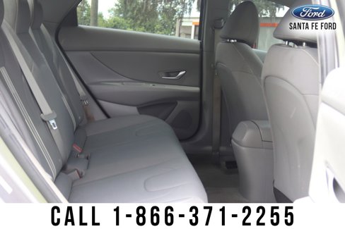 Used 2023 Hyundai Elantra SEL w/ Convenience Package image 40