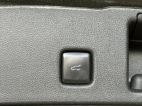 Used 2020 Ford Escape Titanium image 15