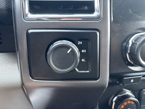 Used 2015 Ford F150 XLT image 30