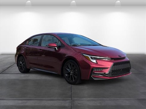 Used 2024 Toyota Corolla SE image 2
