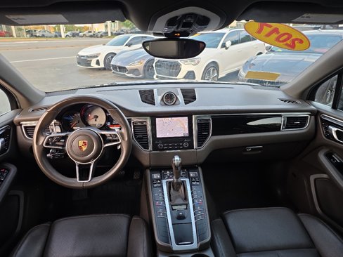 Used 2017 Porsche Macan S image 52