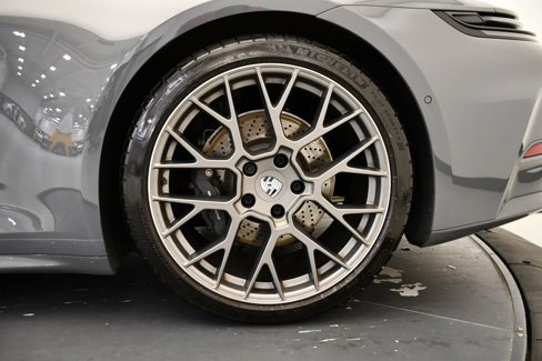 Used 2025 Porsche 911 Carrera image 17