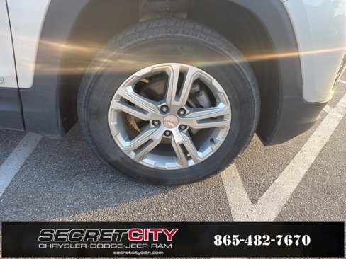 Used 2018 GMC Terrain SLE w/ Driver Convenience Package image 9