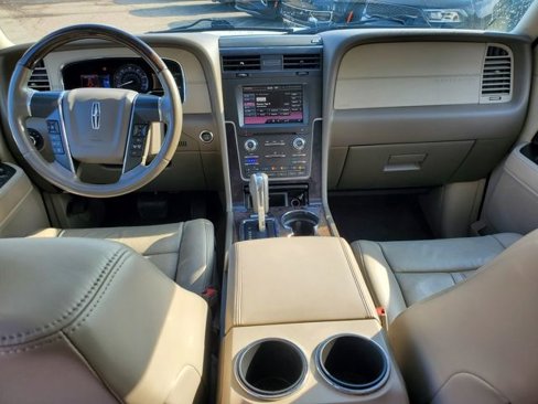 Used 2015 Lincoln Navigator L 4WD image 27