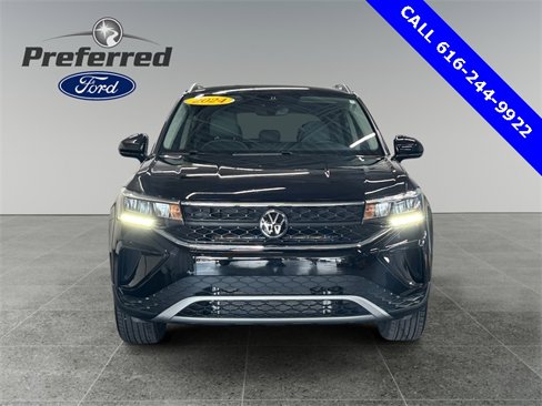 Used 2024 Volkswagen Taos SE image 10