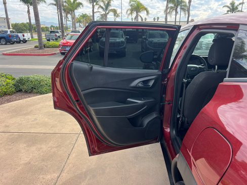 Used 2024 Chevrolet Trax RS w/ Sunroof Package image 8