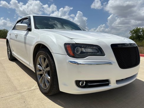 Used 2014 Chrysler 300 S image 3