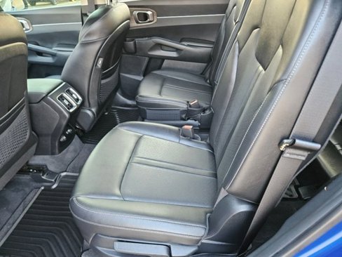Used 2022 Kia Sorento EX image 10