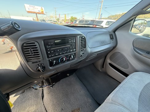 Used 1999 Ford F150 XLT image 11