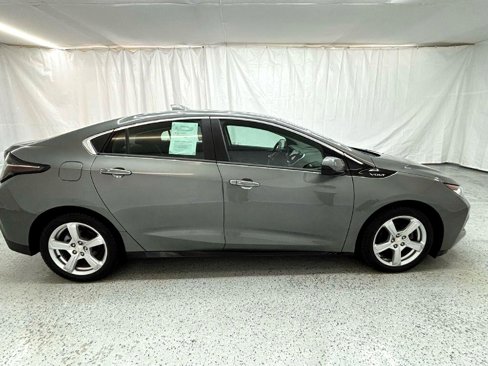 Used 2017 Chevrolet Volt LT w/ Comfort Package image 2