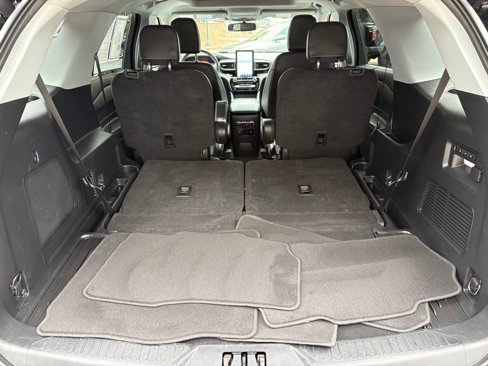 Used 2022 Ford Explorer Limited w/ Limited Technology Package image 9