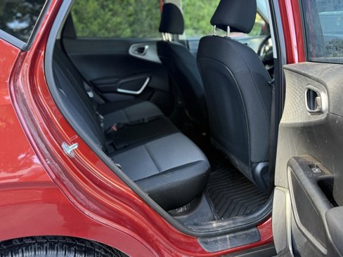 Used 2023 Kia Soul LX w/ LX Technology Package image 16