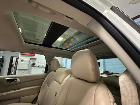 Used 2018 Nissan Pathfinder Platinum image 25