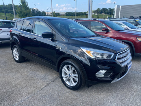 Used 2019 Ford Escape SE image 1