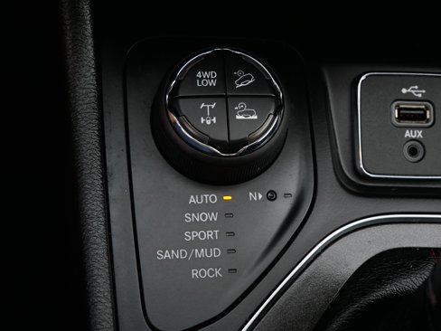 Used 2019 Jeep Cherokee Trailhawk w/ Comfort/Convenience Group image 29