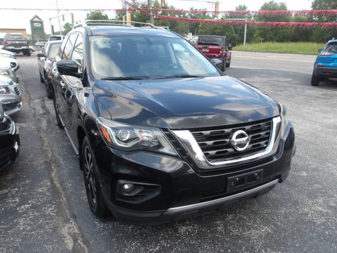 Used 2018 Nissan Pathfinder SL image 2