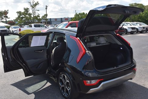 Used 2023 Kia Niro EX Touring image 17