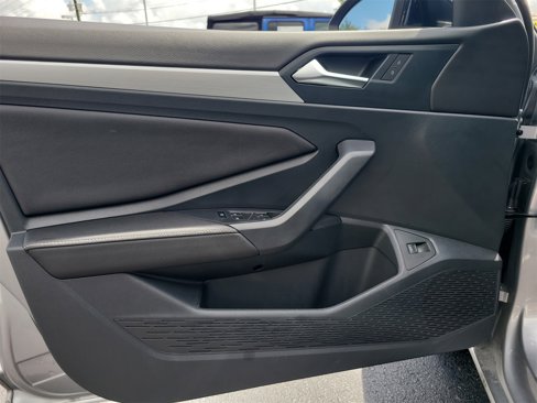 Certified 2025 Volkswagen Jetta Sport image 14