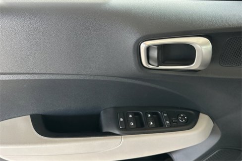 New 2025 Hyundai Venue SEL image 8