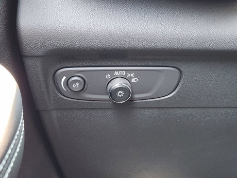 Used 2023 Buick Envision Essence image 26