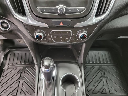 Used 2018 Chevrolet Equinox LT image 18