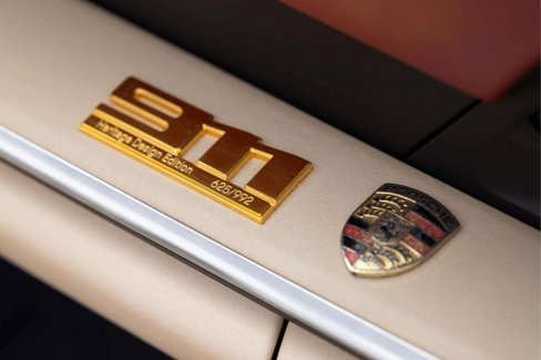 Used 2021 Porsche 911 Targa 4S Heritage Design image 32