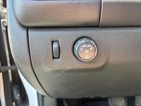 Used 2018 GMC Canyon SLE w/ SLE Convenience Package image 16