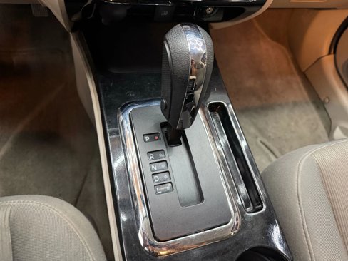 Used 2011 MAZDA Tribute i Sport image 18