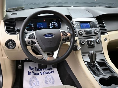 Used 2017 Ford Taurus SE image 25