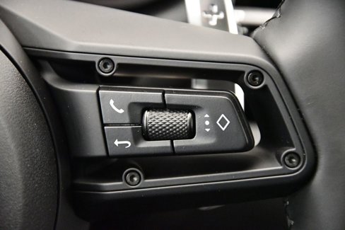 Certified 2025 Porsche Macan Turbo image 28