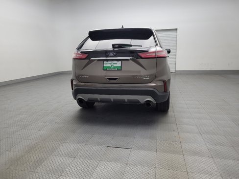 Used 2019 Ford Edge Titanium w/ Equipment Group 301A image 7