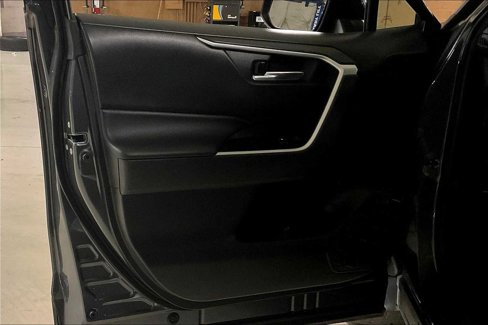 Used 2022 Toyota RAV4 XLE Premium image 20