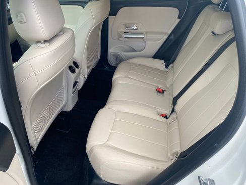 Used 2021 Mercedes-Benz GLA 250 4MATIC image 17
