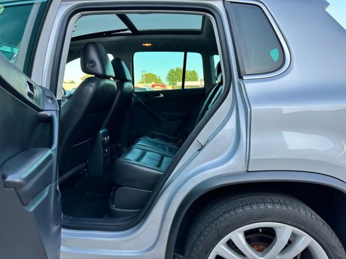 Used 2016 Volkswagen Tiguan SEL image 14