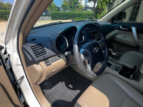 Used 2013 Toyota Highlander FWD image 35