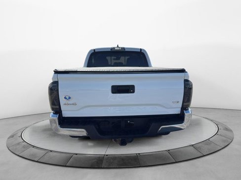 Used 2018 Toyota Tacoma SR5 image 4