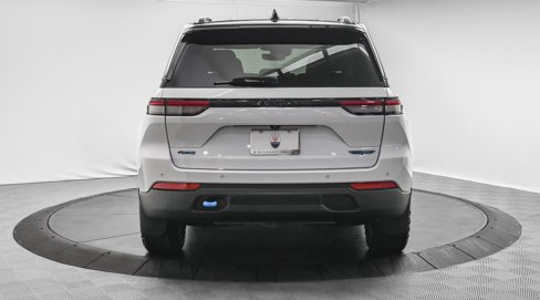 Used 2023 Jeep Grand Cherokee Trailhawk image 6
