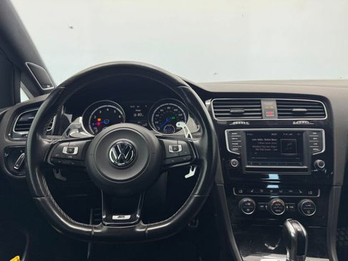 Used 2017 Volkswagen Golf R 4-Door image 3