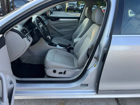 Used 2013 Volkswagen Passat TDI SE image 10