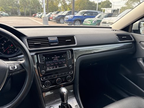 Used 2018 Volkswagen Passat 2.0T SE image 30
