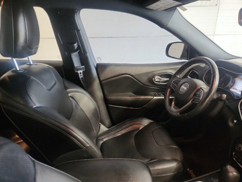 Used 2019 Jeep Cherokee High Altitude image 12