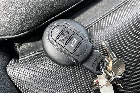 Used 2022 MINI Cooper SE image 11
