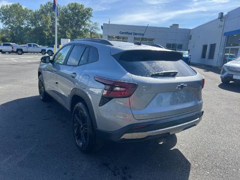 New 2025 Chevrolet Trax ACTIV w/ Sunroof Package image 3